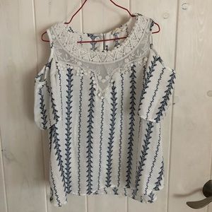 Cold shoulder navy lace